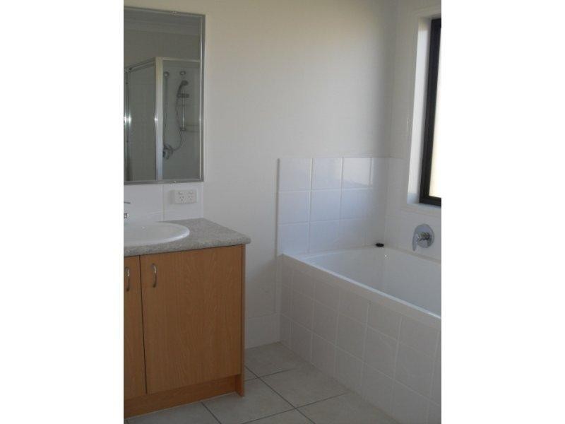 4 Charles  Ct, Joyner QLD 4500