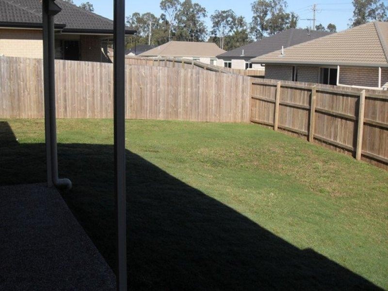 4 Charles  Ct, Joyner QLD 4500