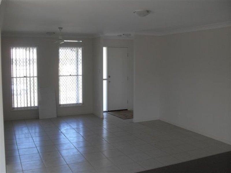 10 Adam  St, Beachmere QLD 4510