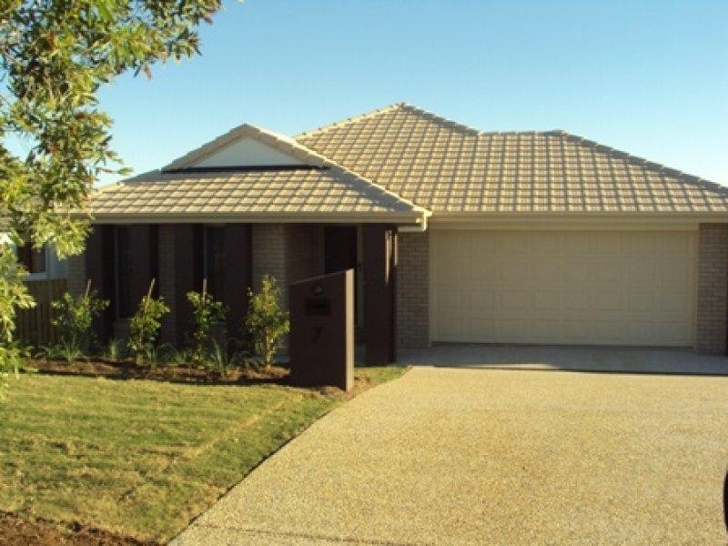 7 Harold Reinhardt Dr, Redbank Plains QLD 4301