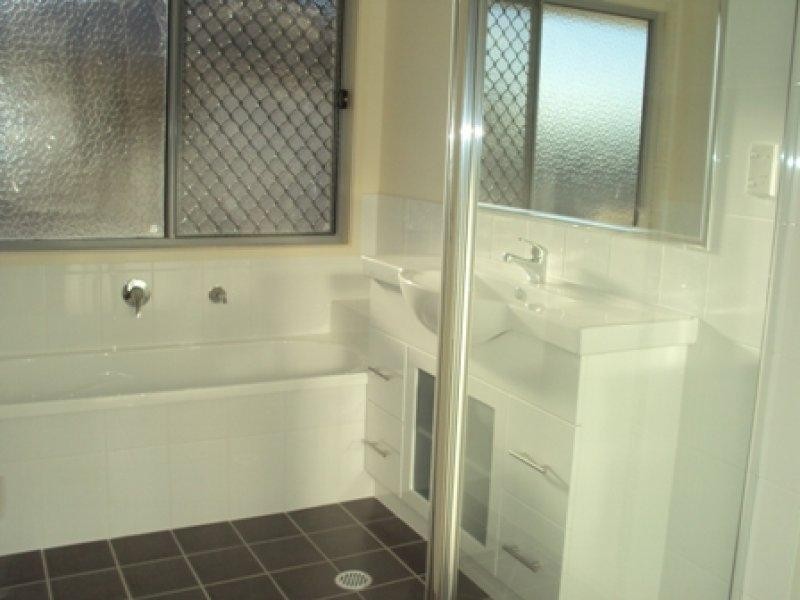 7 Harold Reinhardt Dr, Redbank Plains QLD 4301