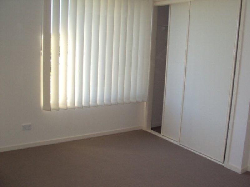 7 Harold Reinhardt Dr, Redbank Plains QLD 4301