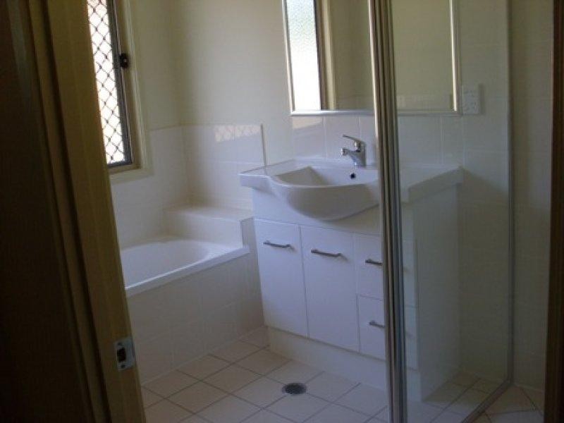 9 Freeman St, Goodna QLD 4300