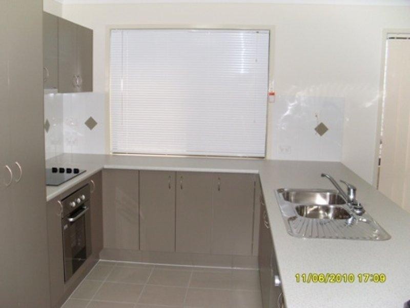 31 Flower Pl, Richlands QLD 4077