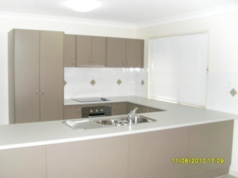 31 Flower Pl, Richlands QLD 4077