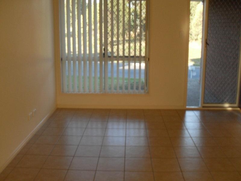 7 Hubner  Dr, Rothwell QLD 4022