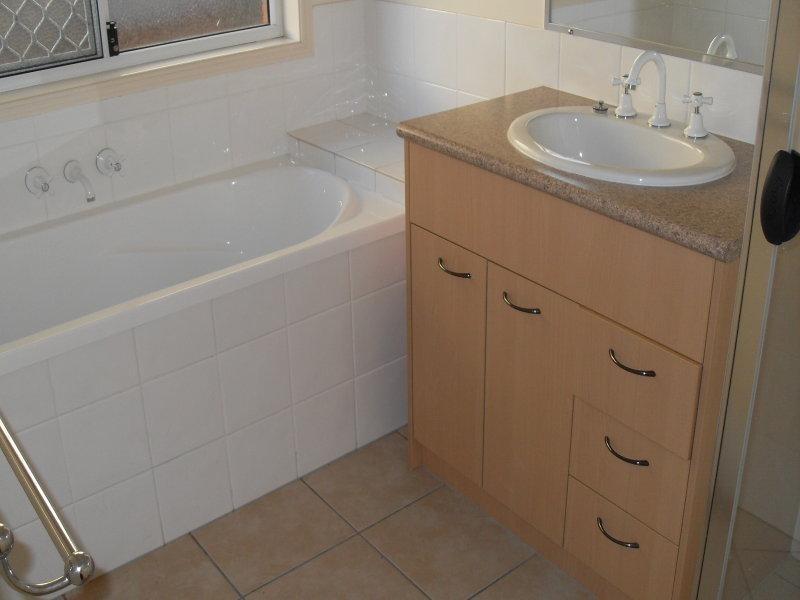 7 Hubner  Dr, Rothwell QLD 4022