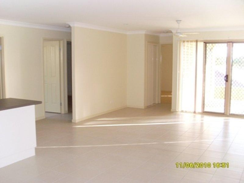 24 Flower Pl, Richlands QLD 4077