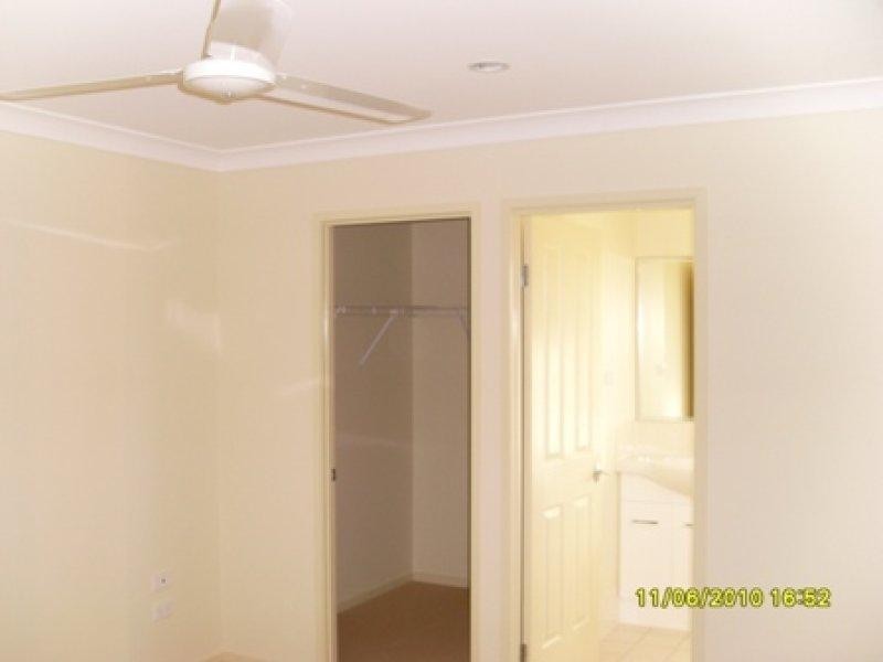 24 Flower Pl, Richlands QLD 4077