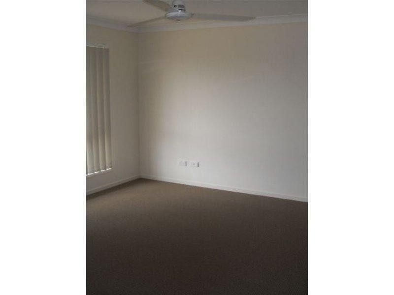 6 Adam  St, Beachmere QLD 4510