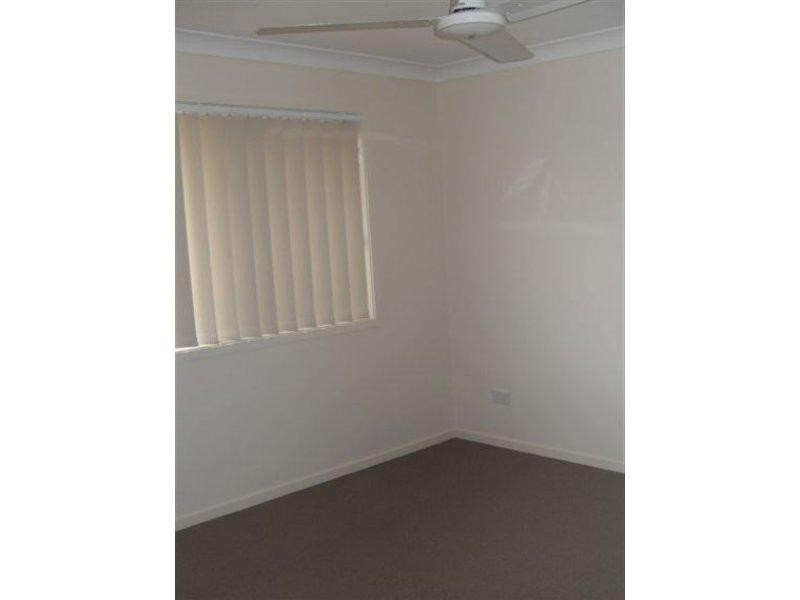 6 Adam  St, Beachmere QLD 4510