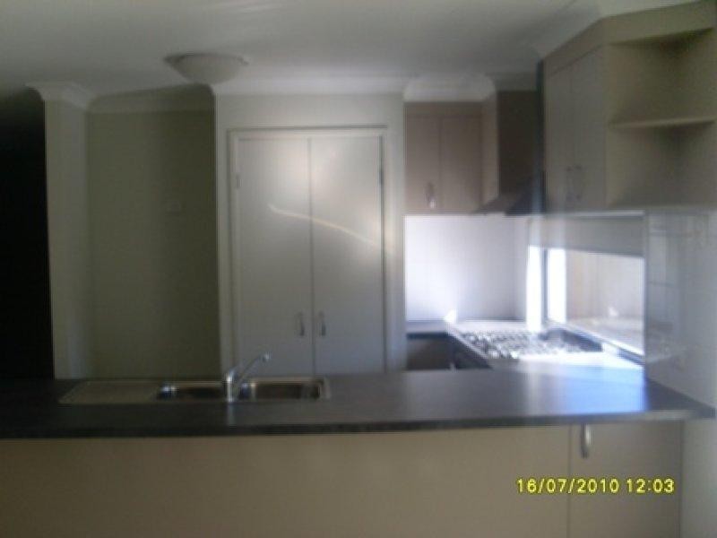 14 Flower  Pl, Richlands QLD 4077