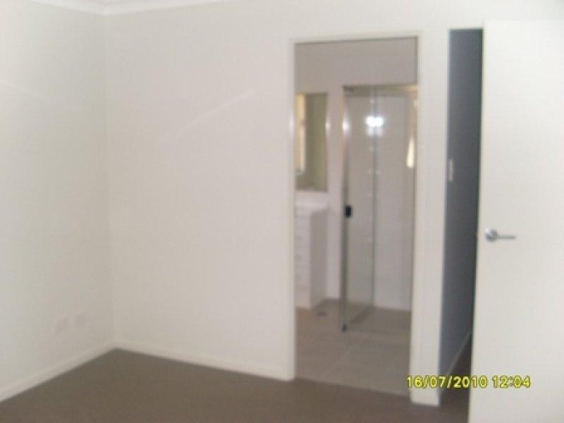 14 Flower  Pl, Richlands QLD 4077