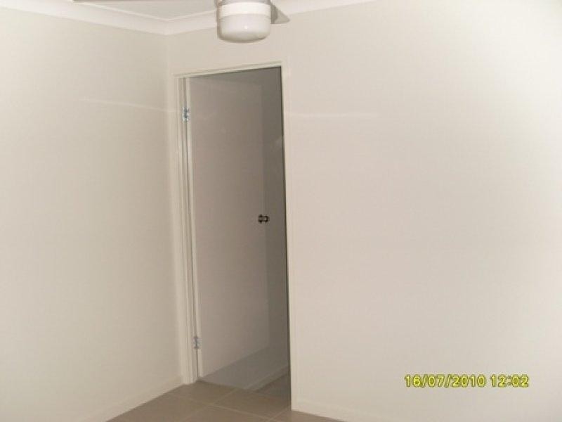 14 Flower  Pl, Richlands QLD 4077