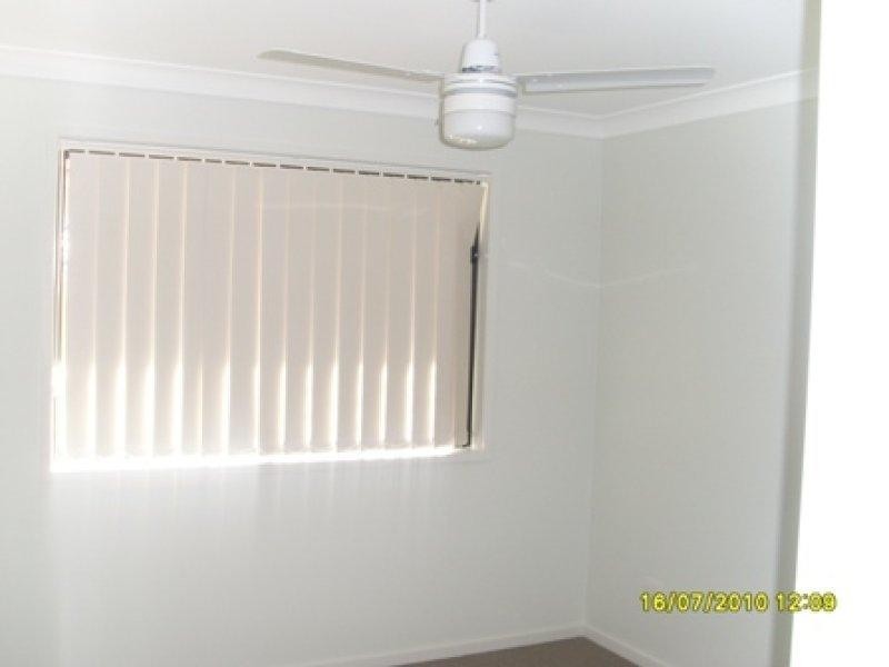 18 Flower Pl, Richlands QLD 4077