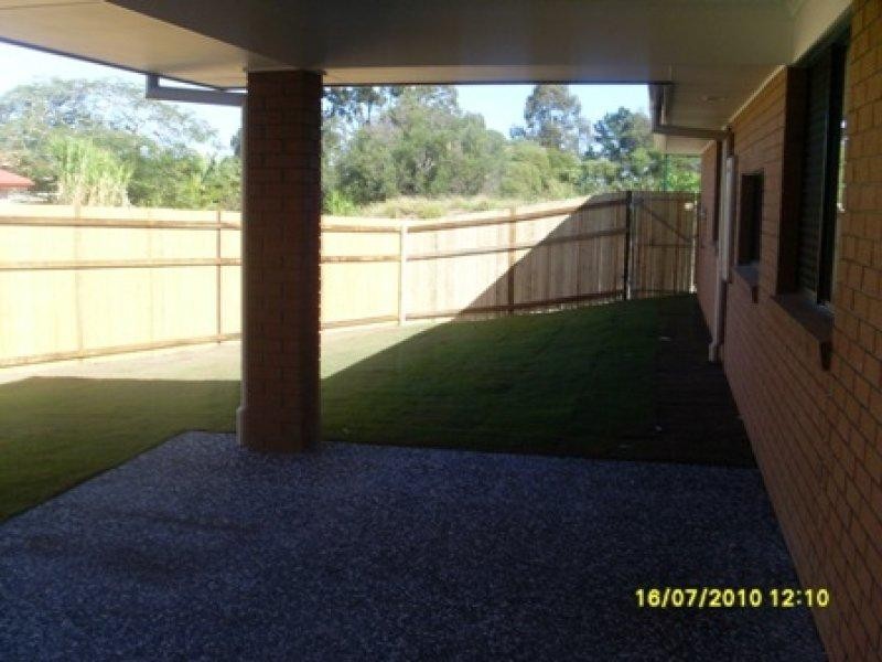 18 Flower Pl, Richlands QLD 4077