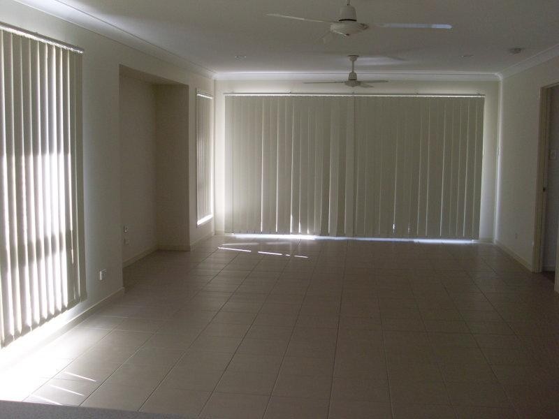 20 Daryl Reinhardt Dr, Redbank Plains QLD 4301