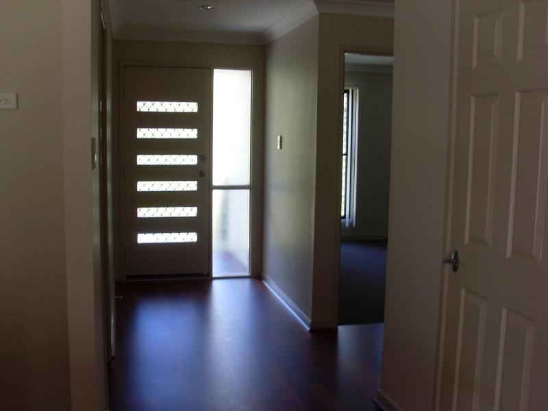 12 Andrew Walker  Dr, Goodna QLD 4300