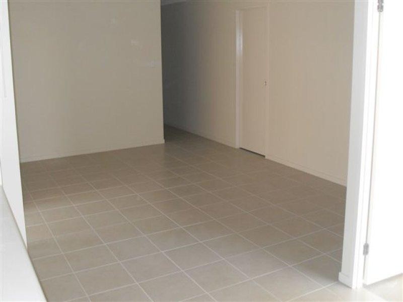 12 Prospect  St, Warner QLD 4500