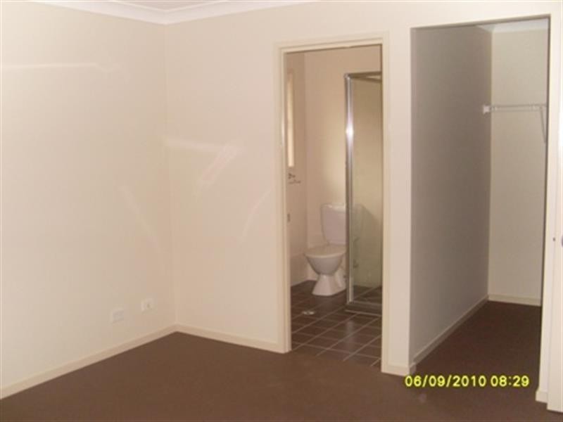 45 Flower Pl, Richlands QLD 4077