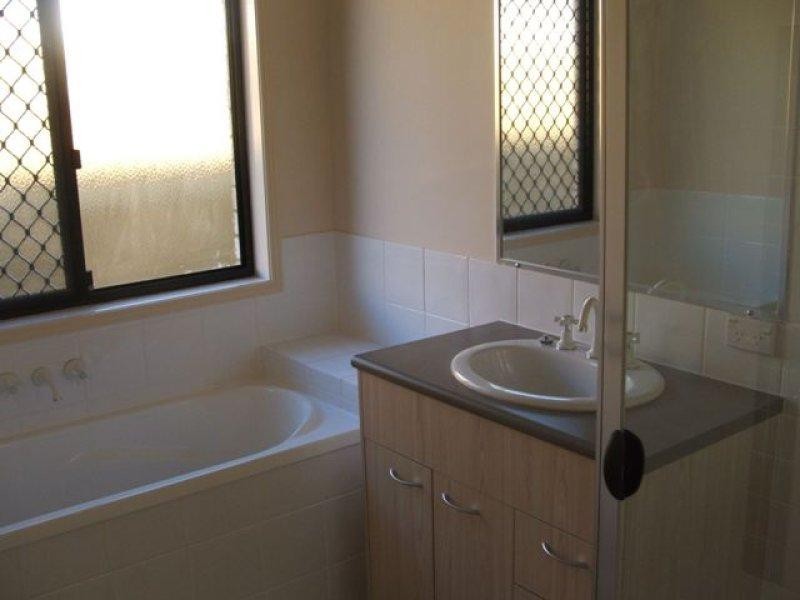 26 Summerhill St, Victoria Point QLD 4165