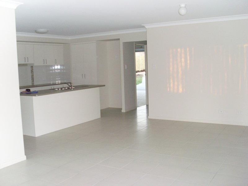 7 Renee  St, Redbank Plains QLD 4301