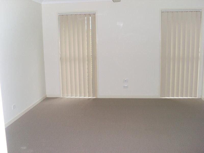 31 Harold Reinhardt Dr, Redbank Plains QLD 4301