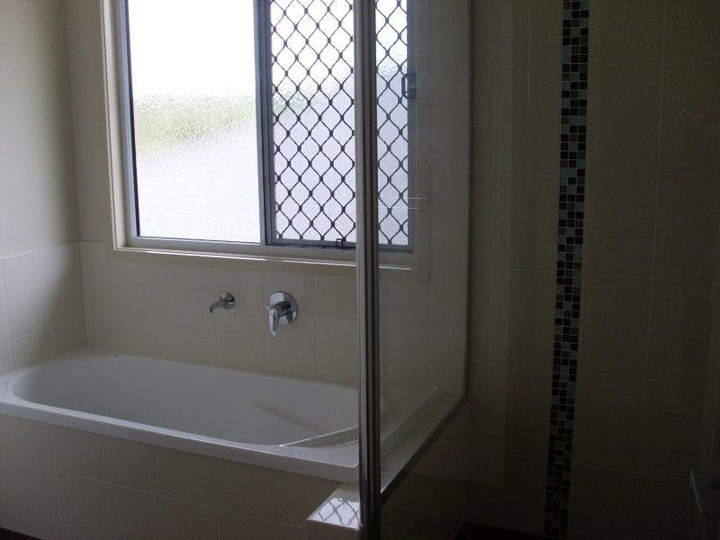 24 Rasmussen Cres, Redbank Plains QLD 4301