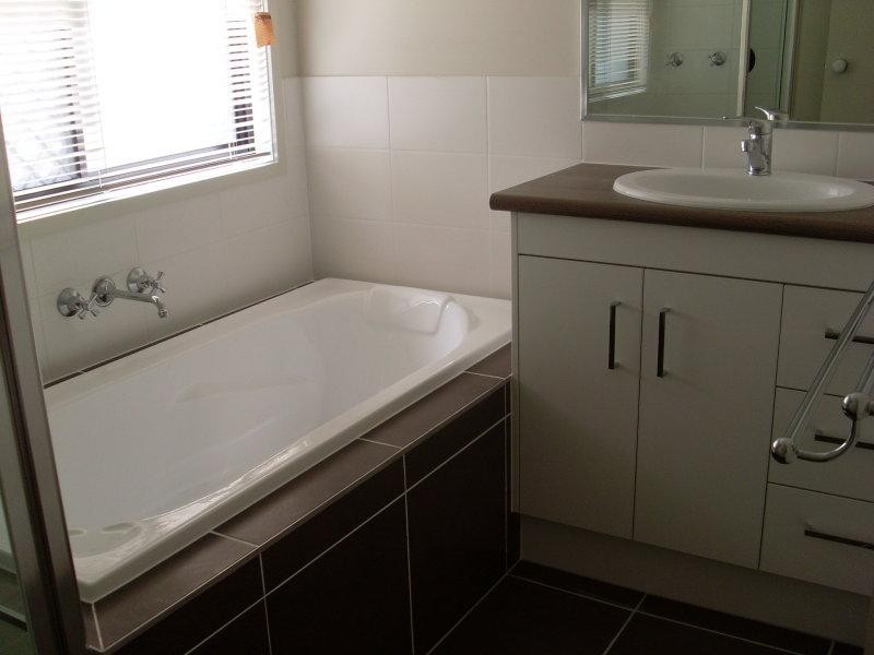 31 Salomon Ct, Goodna QLD 4300