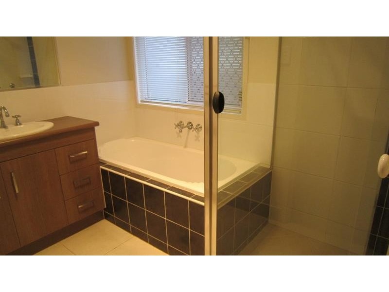 7 Salomon Ct, Goodna QLD 4300