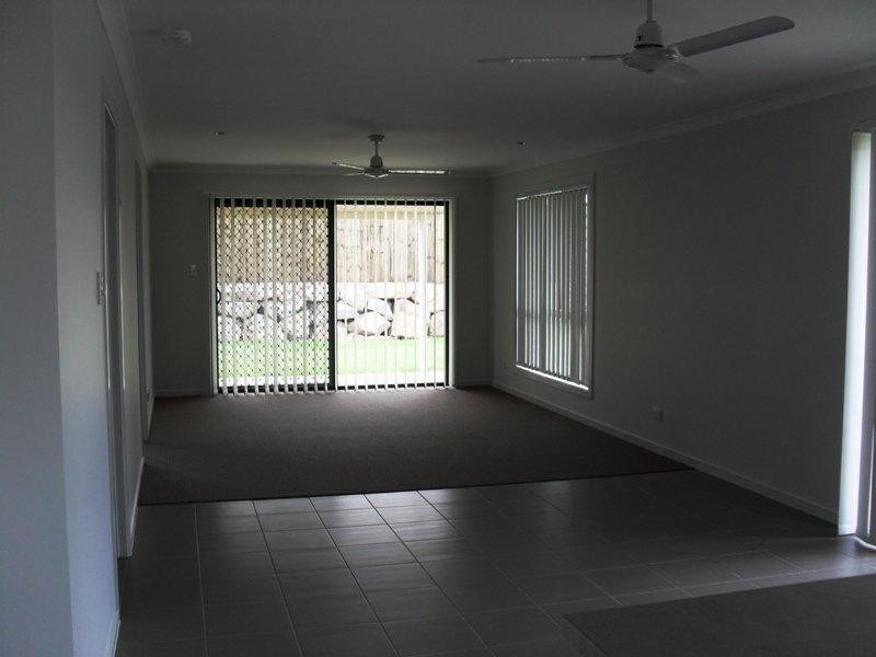 9 Beaumont  Dr, Pimpama QLD 4209