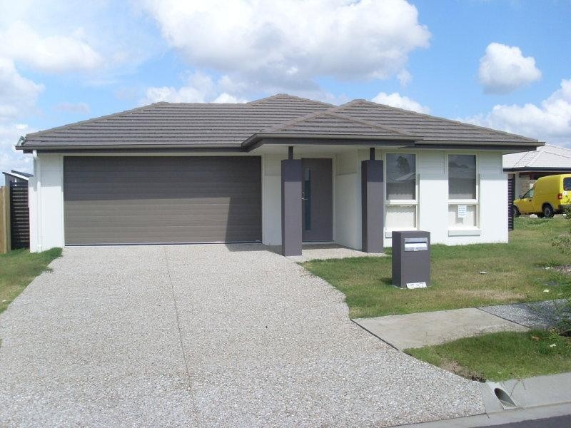 15 Moogerah  Bvd, Redbank Plains QLD 4301