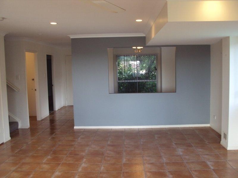 107 Bunker Rd, Victoria Point QLD 4165