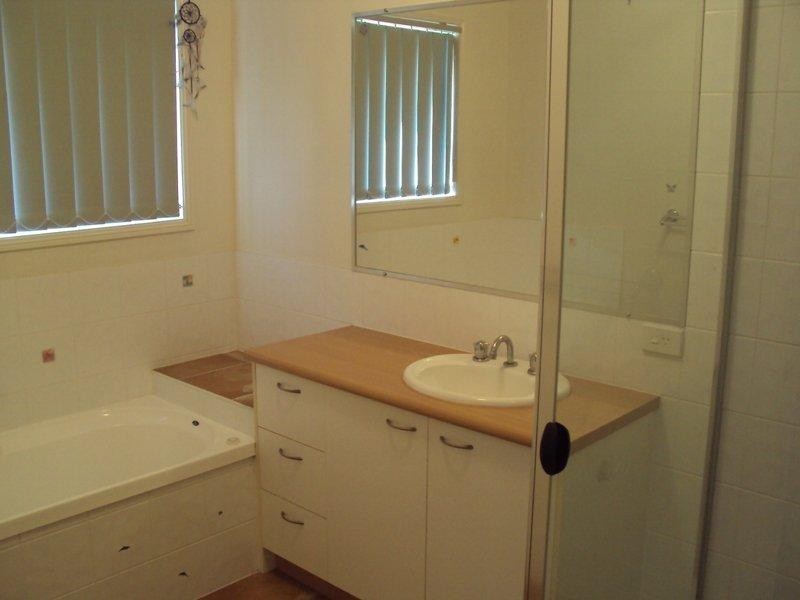 107 Bunker Rd, Victoria Point QLD 4165