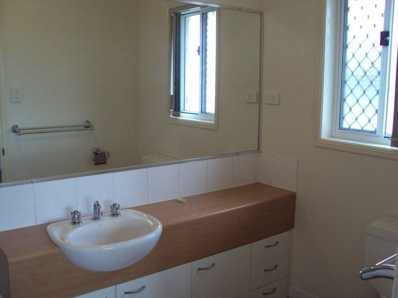 107 Bunker Rd, Victoria Point QLD 4165