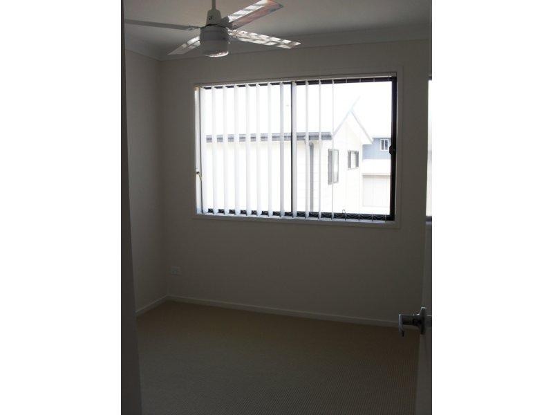 4/20 Jimmy  Rd, Coomera QLD 4209