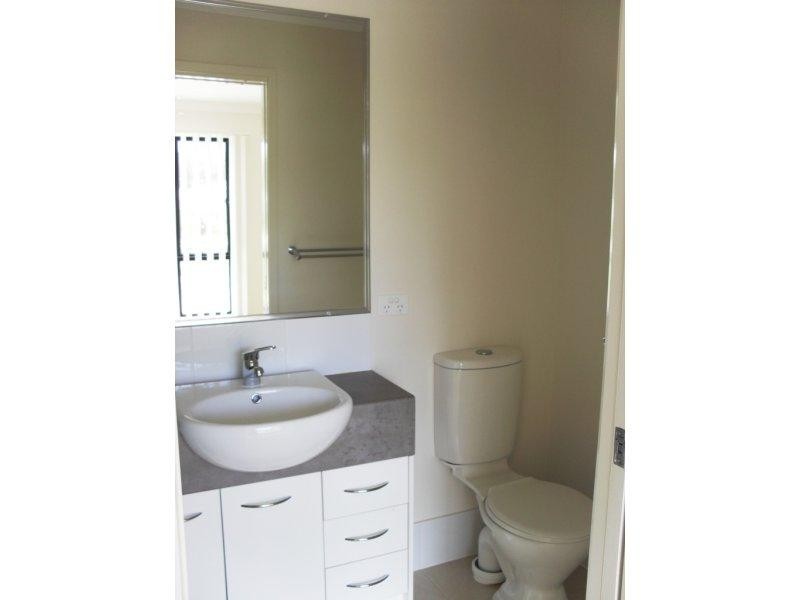 4/20 Jimmy  Rd, Coomera QLD 4209