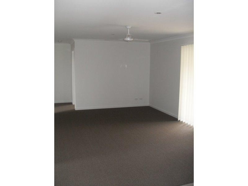 5 Riverstone  St, Ningi QLD 4511