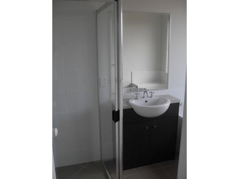 5 Riverstone  St, Ningi QLD 4511