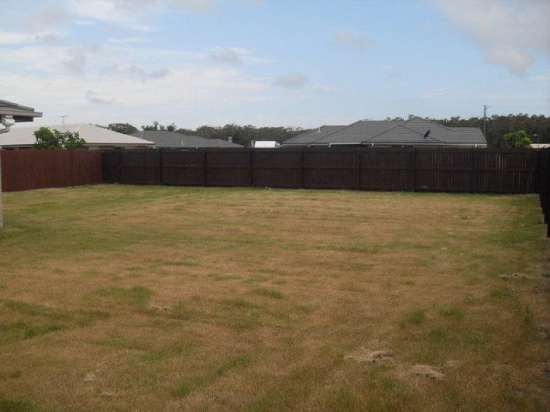 5 Riverstone  St, Ningi QLD 4511