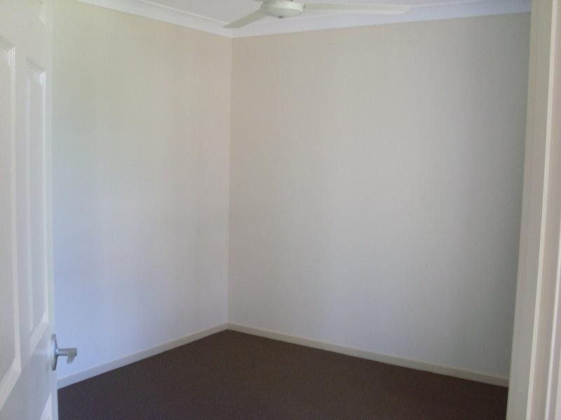 16 Rasmussen Street St, Redbank Plains QLD 4301