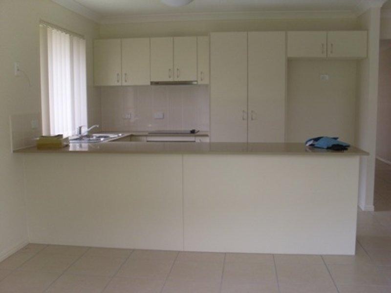 6 Tunstall  Pl, Brassall QLD 4305