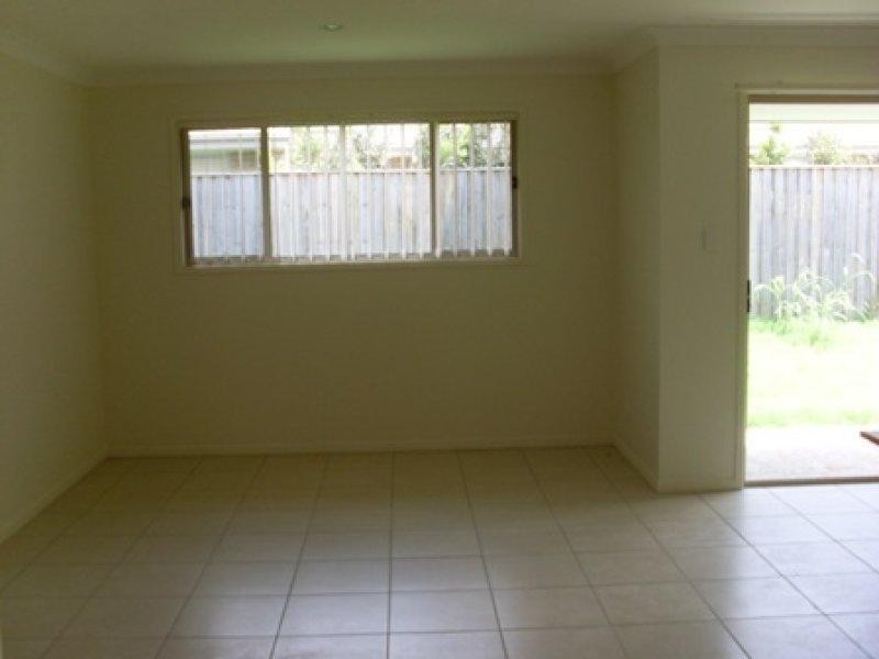 6 Tunstall  Pl, Brassall QLD 4305