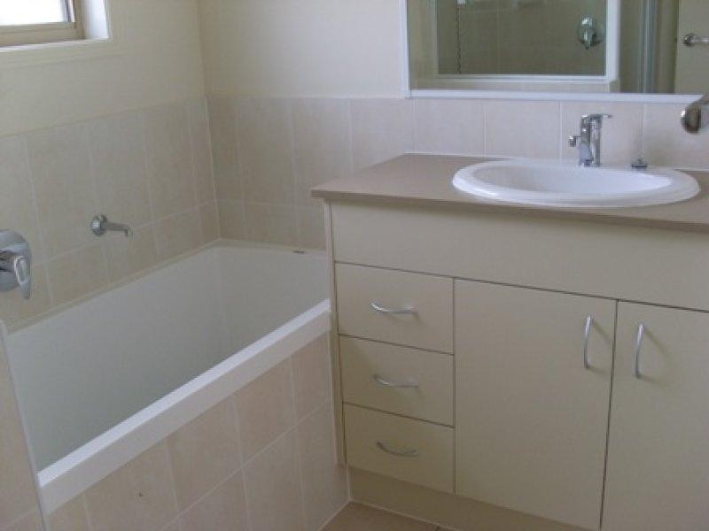 6 Tunstall  Pl, Brassall QLD 4305