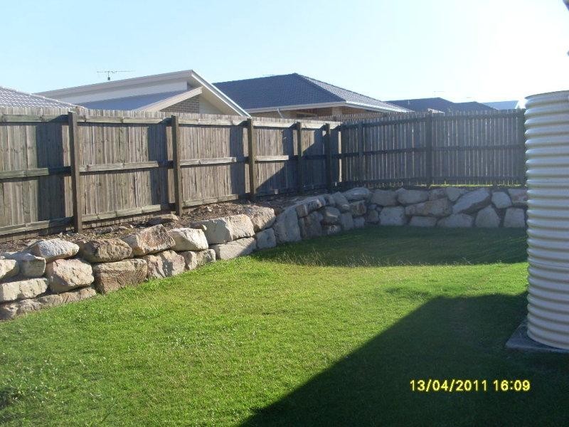 24 Peppertree  Dr, Holmview QLD 4207