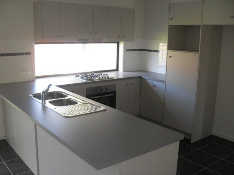 10 Riceflower Ct, Ningi QLD 4511