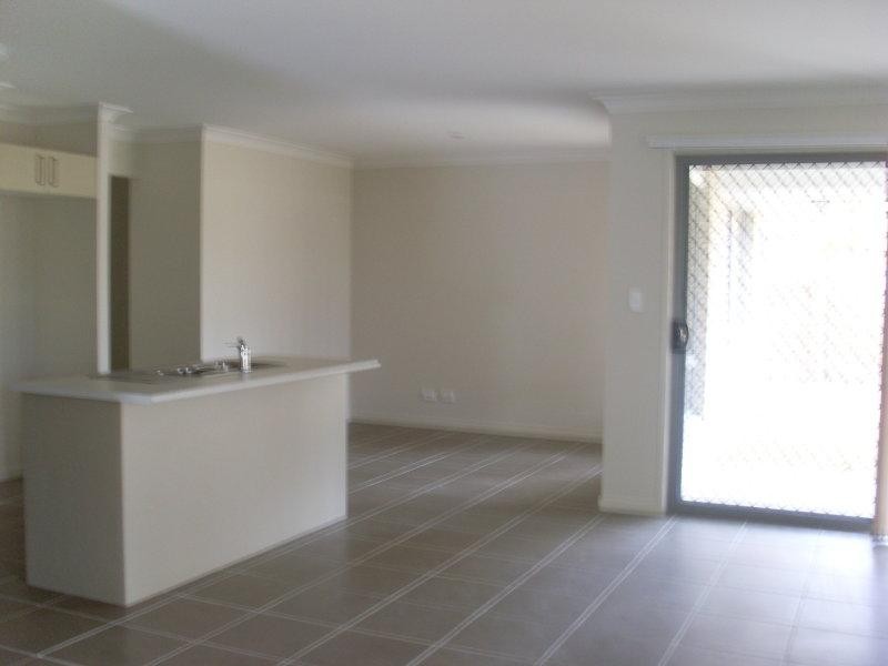 12 Karen Ct, Redbank Plains QLD 4301