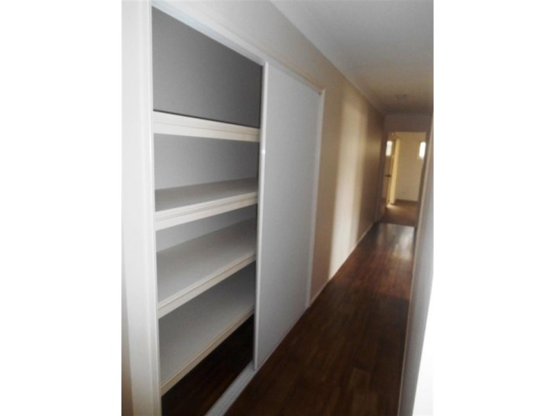 4 Bushlark Pl, Goodna QLD 4300