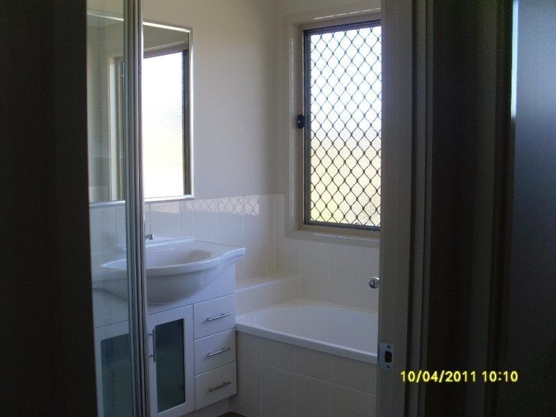 9 McNamara  Pl, Redbank Plains QLD 4301