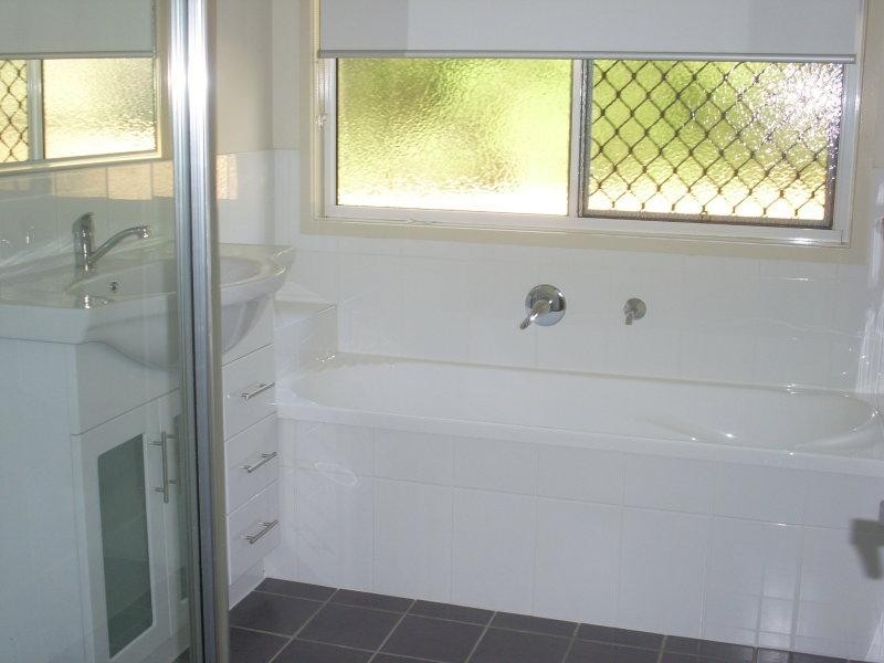 35 Oliver Dr, Redbank Plains QLD 4301